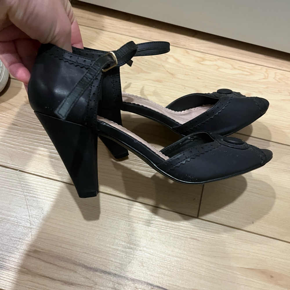 Restricted Black Women's Heels